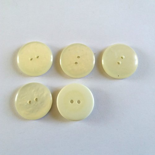 5 boutons en résine blanc cassé - ancien - 28mm - 1074mp