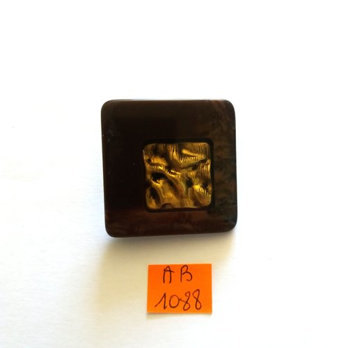 1 bouton en résine marron avec inclusion métal doré - 39x39mm - ab1088
