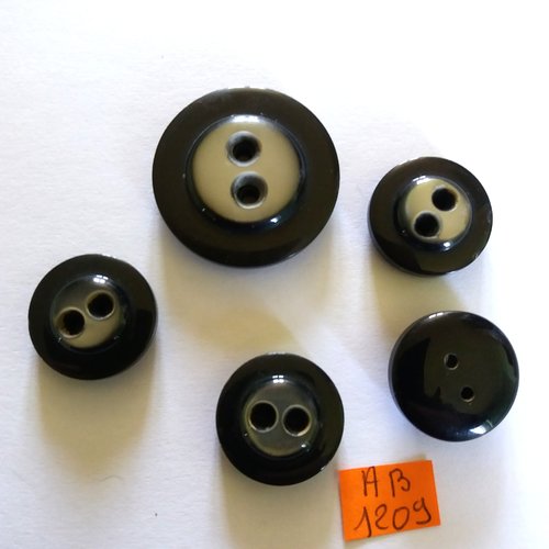 5 boutons en résine gris clair et foncé - 20mm et 31mm - ab1209