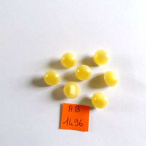 7 boutons en résine beige - 12mm - ab1496