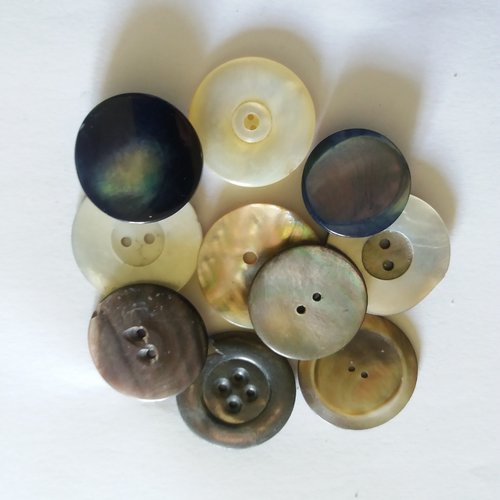 10 boutons en nacre ivoire gris bleu marron - ancien - entre 23 et 28mm - 1138mp