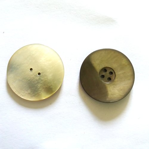 2 boutons en nacre gris 38mm et marron 36mm - ancien - 1145mp