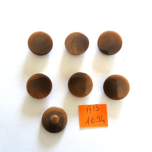 7 boutons en résine marron - 18mm - ab1694