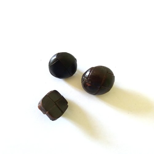 3 boutons en cuir marron et noir - 18x18mm - 23mm et 20mm - ancien - 1223mp