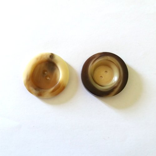 2 boutons en résine marron et beige - 40mm - ancien - 1241mp