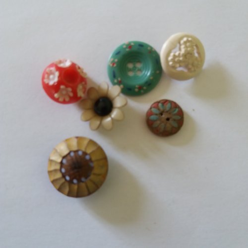 6 boutons en résine multicolore fleur - taille diverse - ancien - 1253mp