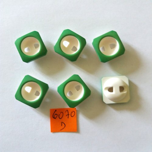 6 boutons en résine vert et blanc - vintage - 17x17mm - 6070d