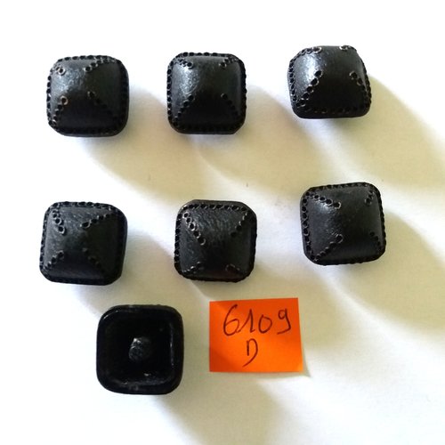 7 boutons en résine noir - vintage - 18x18mm - 6109d
