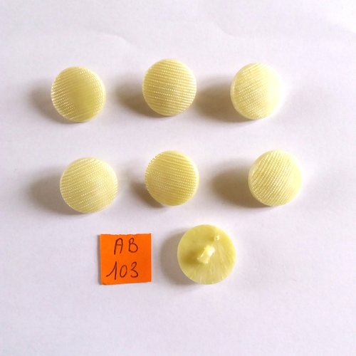 7 boutons en résine jaune clair - 18mm - ab103