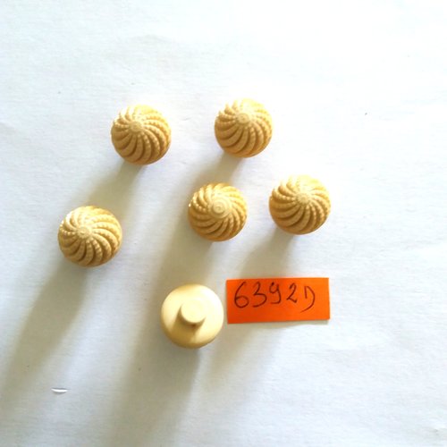 6 boutons en résine beige - vintage - 14mm - 6392d