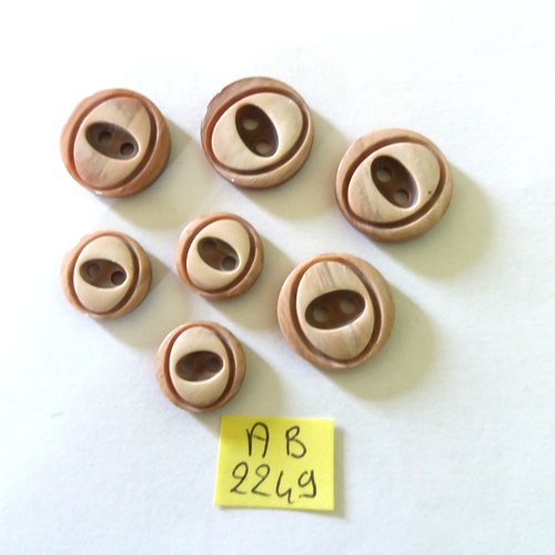 7 boutons en résine marron - 18mm et 14mm - ab2249