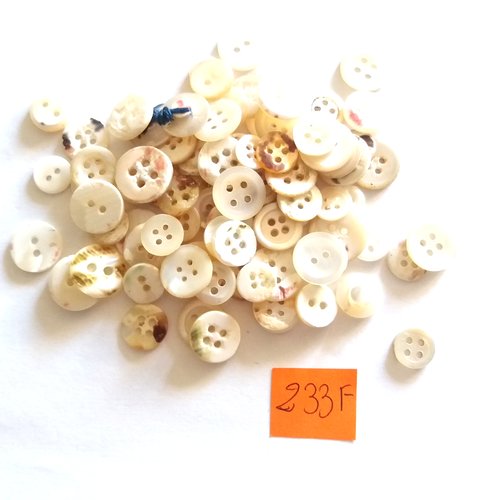 83 boutons en nacre ivoire - modèle et taille différente - 233f