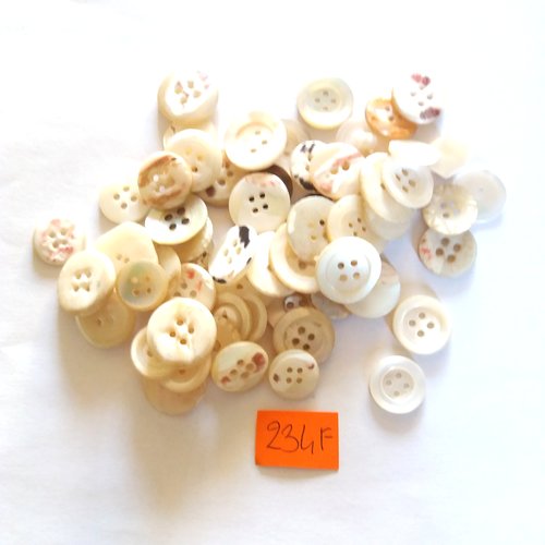 62 boutons en nacre ivoire - modèle et taille différente - 234f