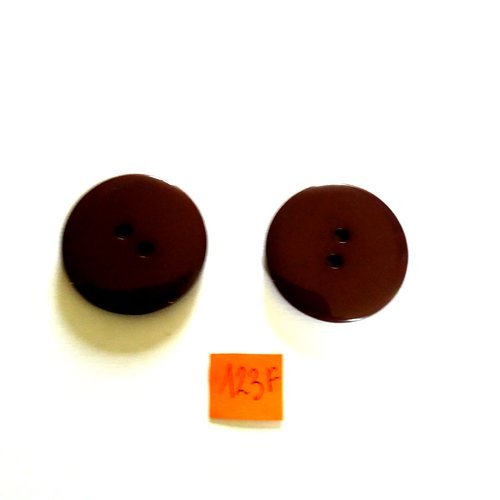 2 boutons en résine marron - 30mm - 123f