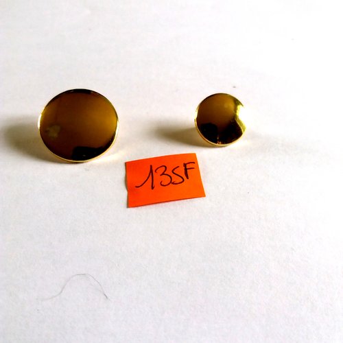 2 boutons en résine doré - 21mm et 15mm - 135f