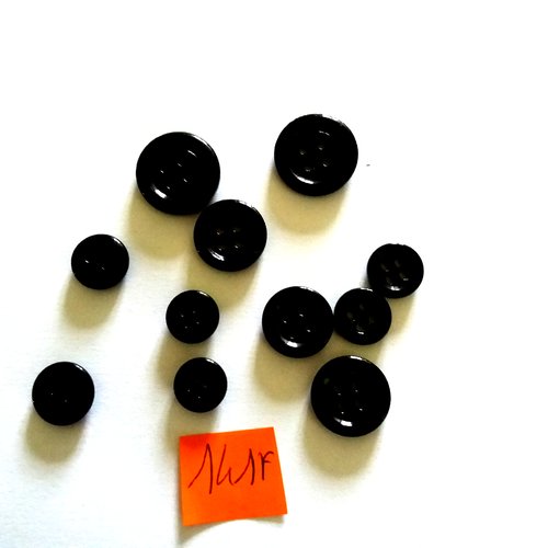 11 boutons en pate de verre noir - taille diverse - 141f