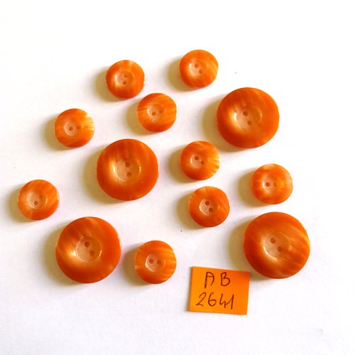 13 boutons en résine marron clair - taille diverse - ab2641