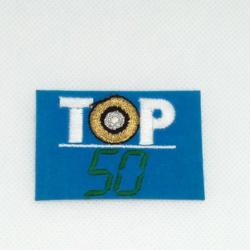 Thermocollant - top 50 - turquoise et blanc - 60x38mm - écusson à coudre - e128