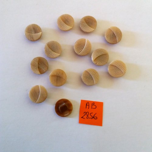 13 boutons en résine beige - 12mm - ab2856