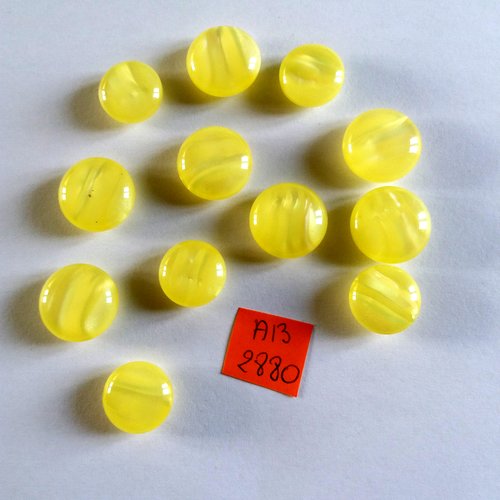 12 boutons en résine jaune - 18mm et 15mm - ab2880