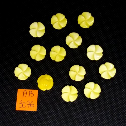 13 boutons en résine jaune - 14mm - ab3076