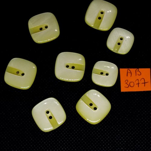 8 boutons en résine jaune pale - 19mm et 16mm - ab3077