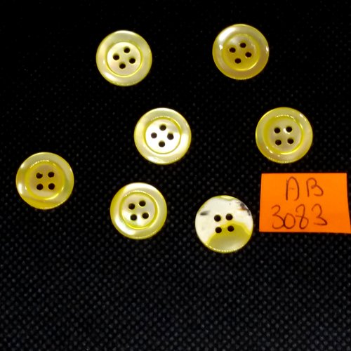 7 boutons en nacre jaune - 13mm - ab3083