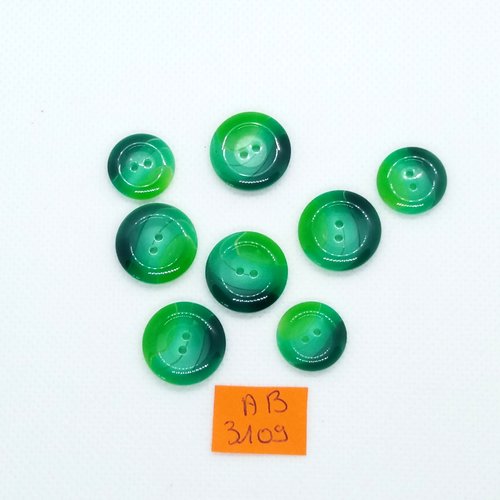 8 boutons en résine vert - 18mm et 15mm - ab3109