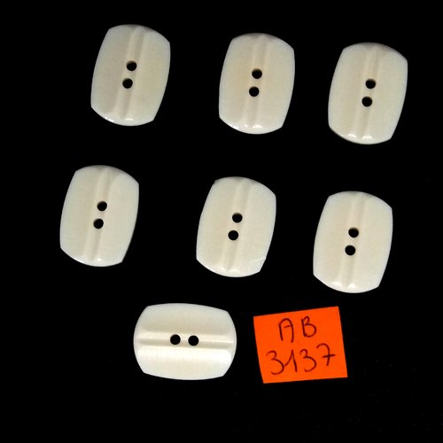 7 boutons en résine ivoire - 16x22mm - ab3137