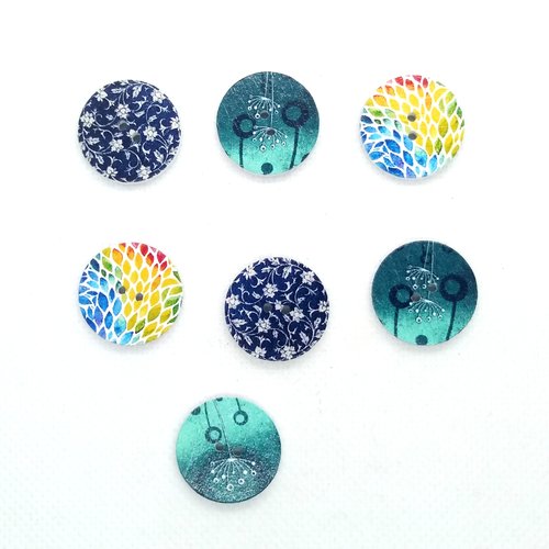 7 boutons en bois fantaisie - multicolofre - 20mm - bri553n7