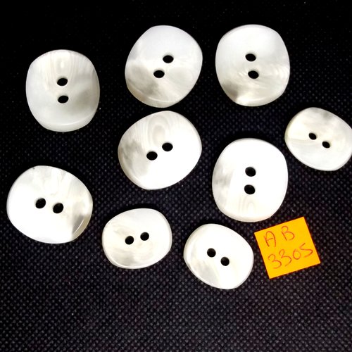 9 boutons en résine blanc cassé - taille diverse - ab3305
