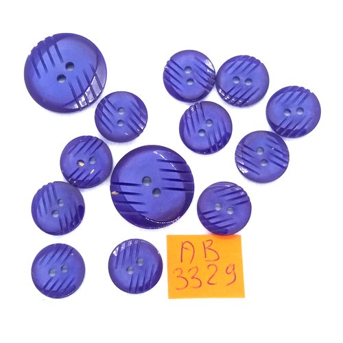 13 boutons en résine violet  - 21mm et 13mm - ab3329