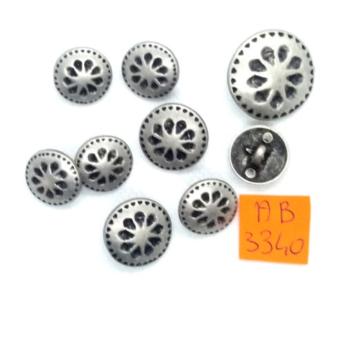 9 boutons en métal argenté - taille diverse - ab3340