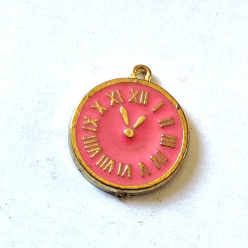 1 breloque horloge rose - métal & émail - 14x17mm - b147