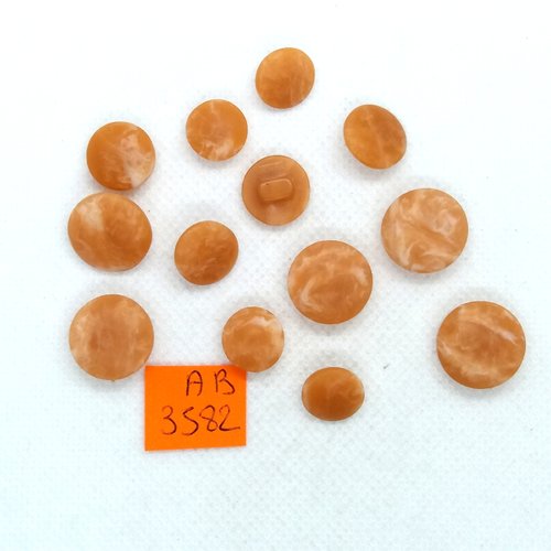 13 boutons en résine marron/orange foncé - taille diverse - ab3582