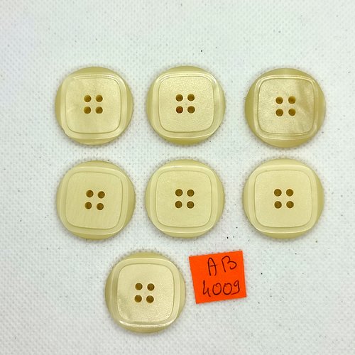 7 boutons en résine beige - 26mm - ab4009
