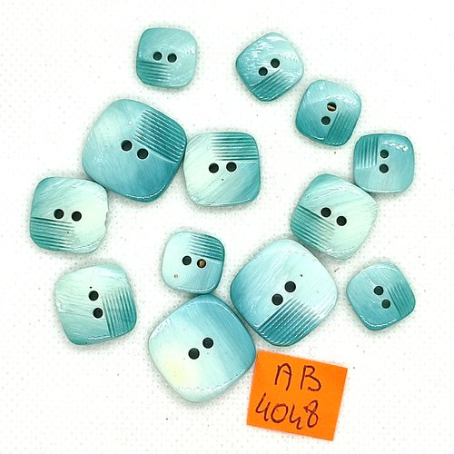 13 boutons en résine bleu - taille diverse - ab4048