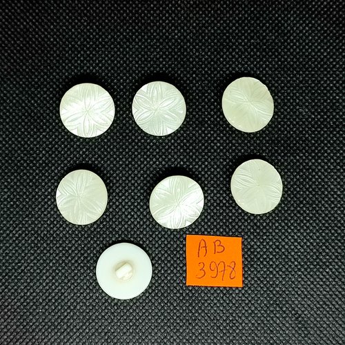 7 boutons en résine ivoire - 17mm - ab3978