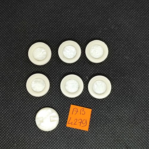 7 boutons en résine ivoire - 17mm - ab4279