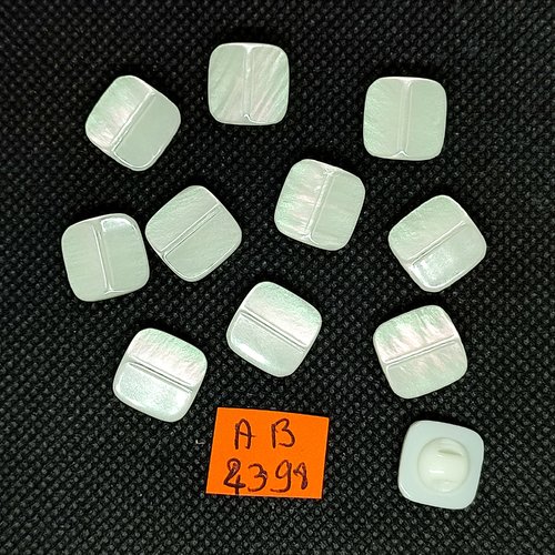 11 boutons en résine blanc nacré - 13x13mm - ab4398