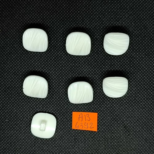 7 boutons en résine blanc - 17x17mm - ab4392