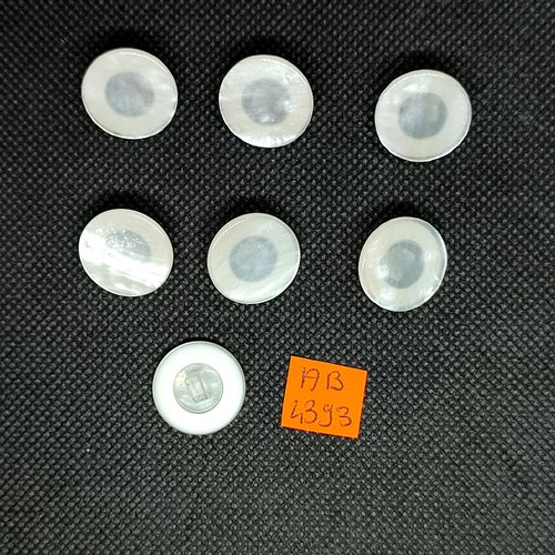 7 boutons en résine blanc et ivoire - 18mm - ab4393