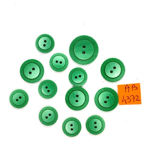 13 boutons en résine vert - 22mm - 18mm et 14mm - ab4372