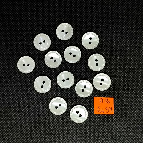 13 boutons en résine ivoire - 14mm - ab4439