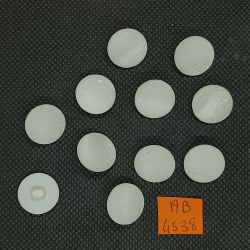 11 boutons en résine ivoire - 15mm - ab4538