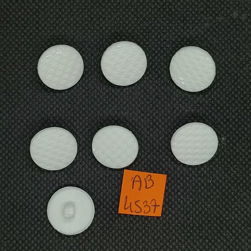 7 boutons en résine blanc - 15mm - ab4537