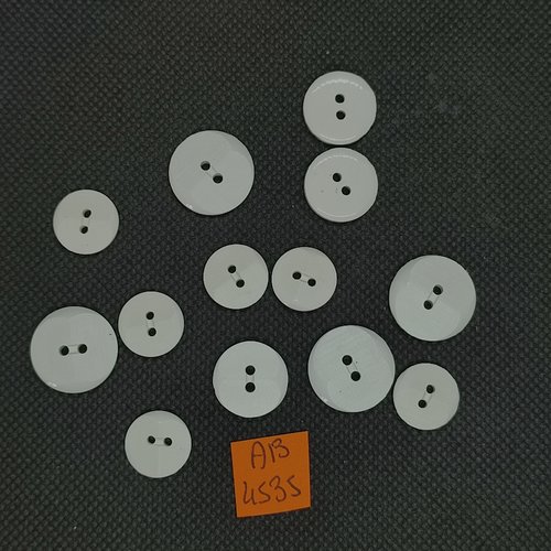 13 boutons en résine blanc - 18mm -  15mm et 13mm - ab4535