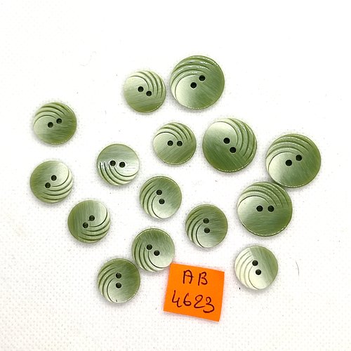 15 boutons en résine vert - 18mm et 14mm - ab4623