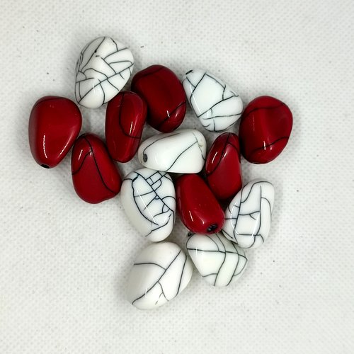 Lot de 14 perles en résine - effet craquelé - rouge et blanc - 22x18mm