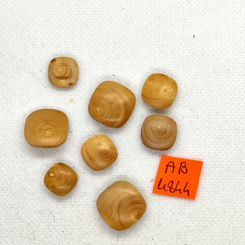 8 boutons en bois marron - taille diverse - ab4844